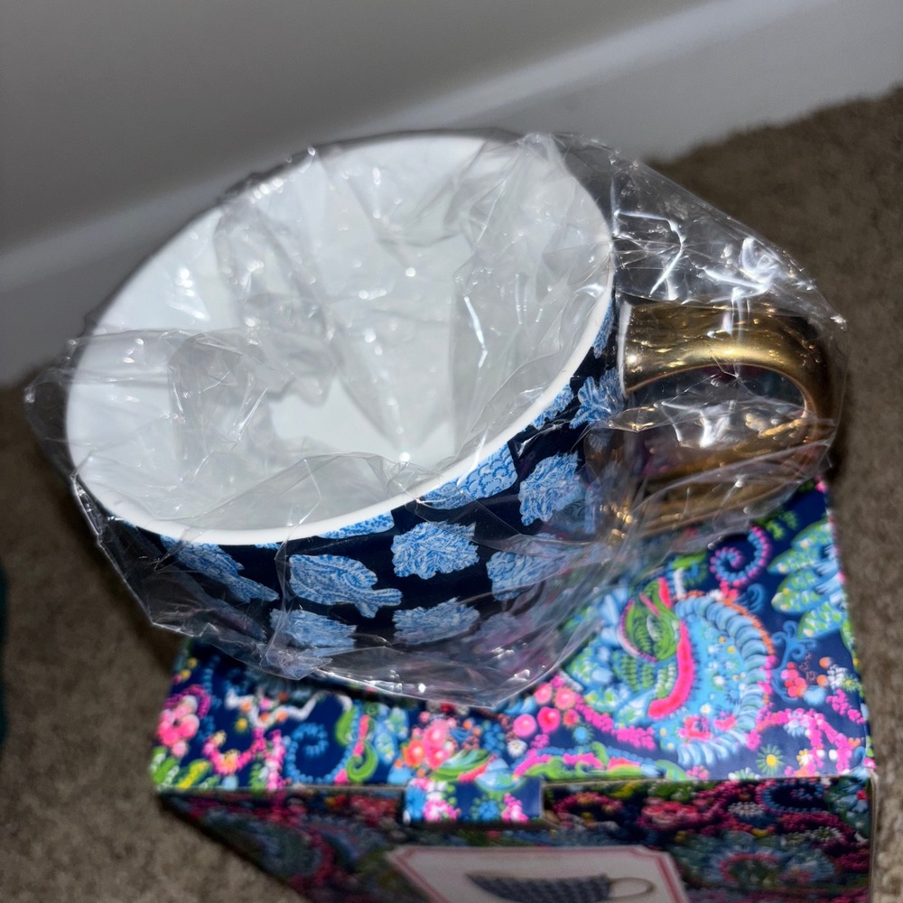 Lilly Pulitzer Ceramic Mug Blue Fish Pattern Gold Handle New - Picture 3 of 3
